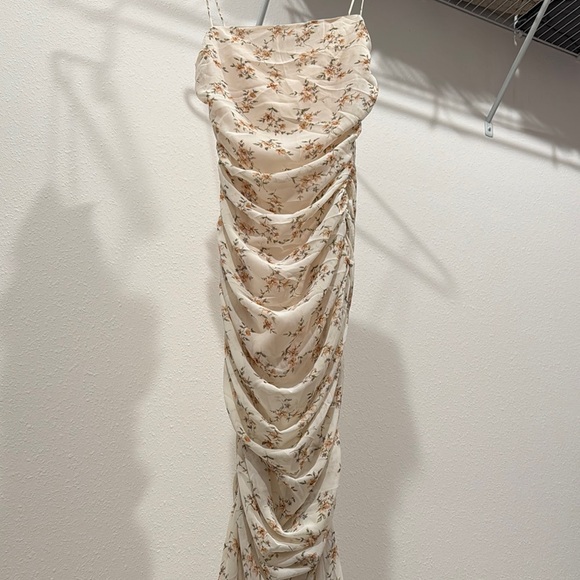 Floral Ruched Dress - Picture 3 of 7